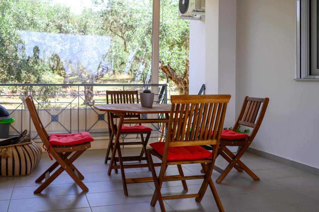 Chic Apartment In Nature, 5-Min Walk To The Beach Kalamata Zewnętrze zdjęcie
